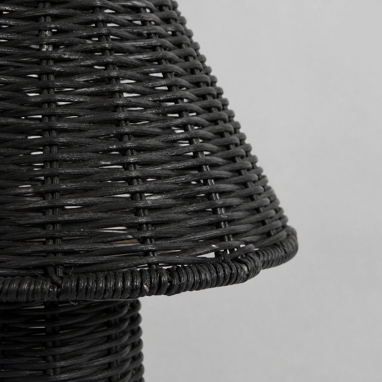 Wickara Sculptural Rattan Mini Table Lamp - Natural Woven Finish Suitable for Side Tables & Entryways