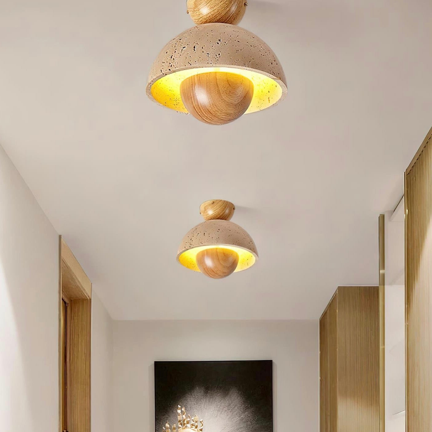 Halbkugel-Deckenleuchte aus Travertin und Holz im Wabi-Sabi-Stil