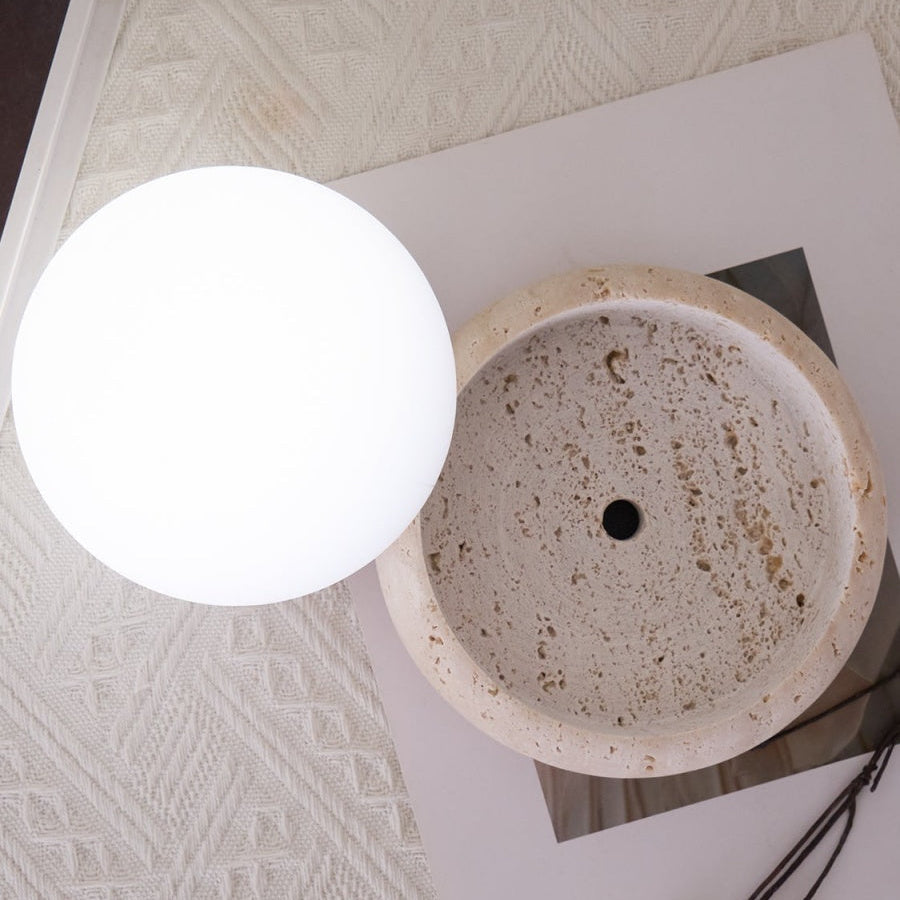 Halbrunde Tischlampe aus Travertin im cremefarbenen Stil