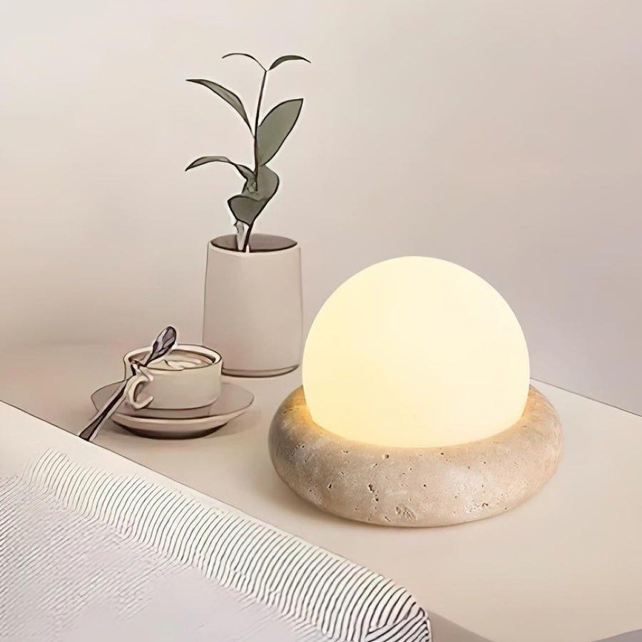Halbrunde Tischlampe aus Travertin im cremefarbenen Stil
