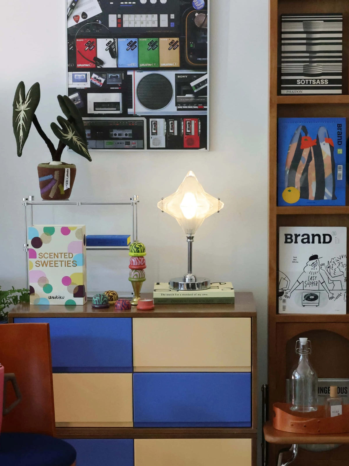 Art Deco Star Table Lamp - Frosted Glass Light for Modern Bedrooms - Astris Lyra