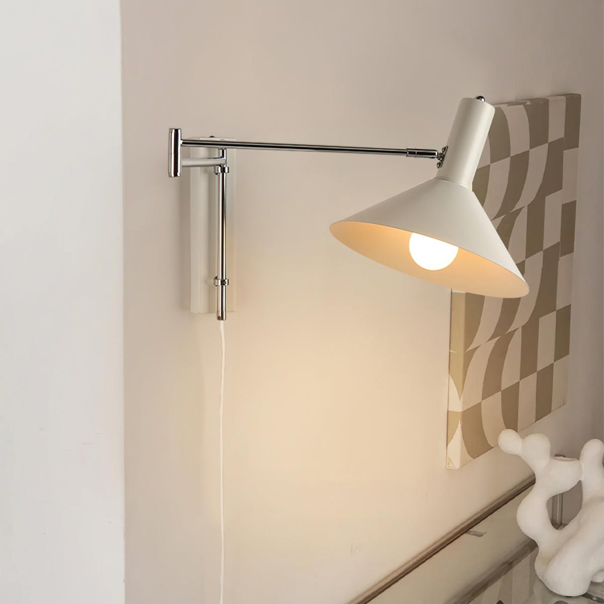 Moderne Bauhaus Schwenkbare Wandleuchte für Esstisch mit Kabel und Stecker