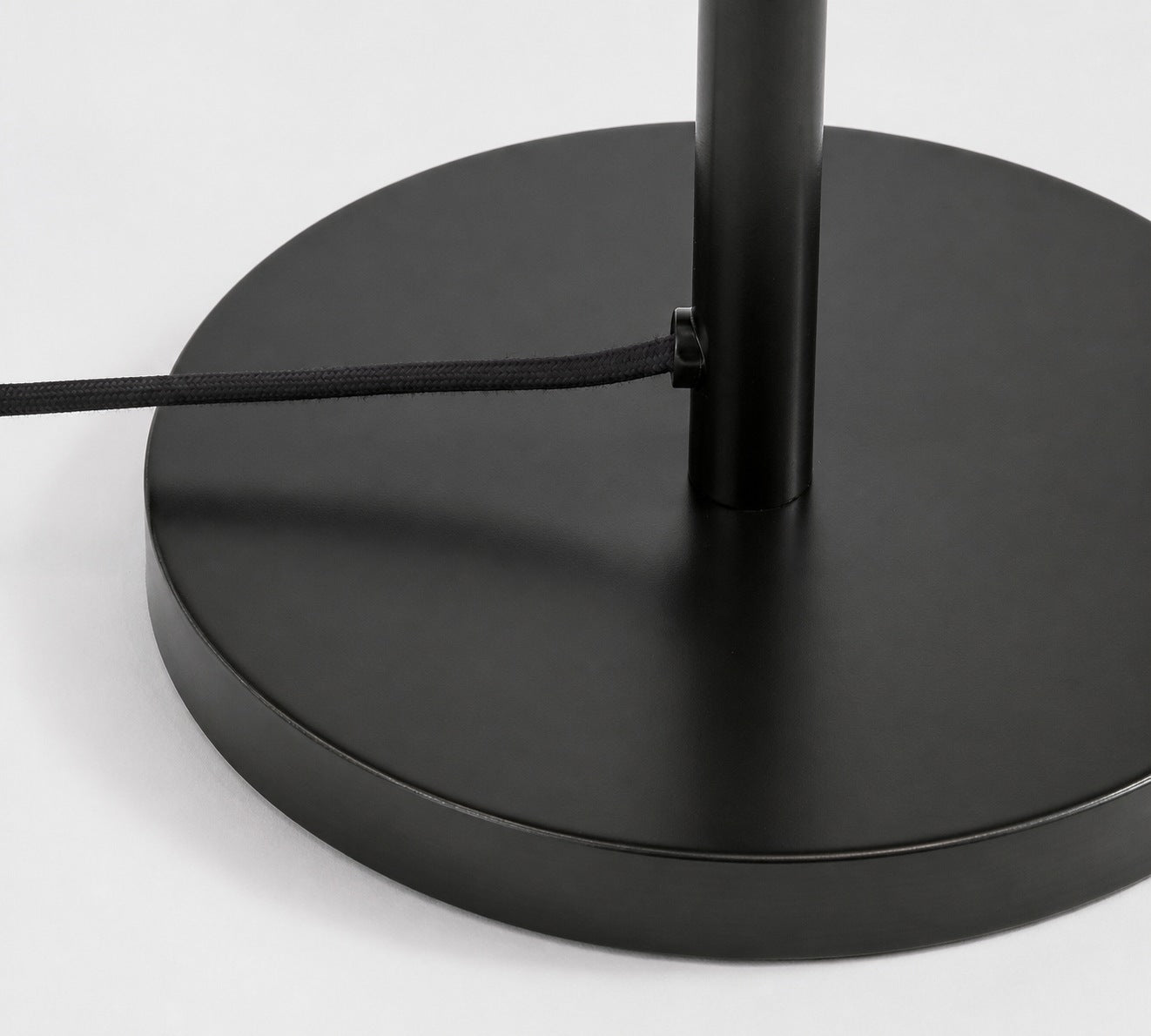 Rowan Schlanke Articulating Floor Lamp mit Leinenlampenschirm für fokussiertes Licht