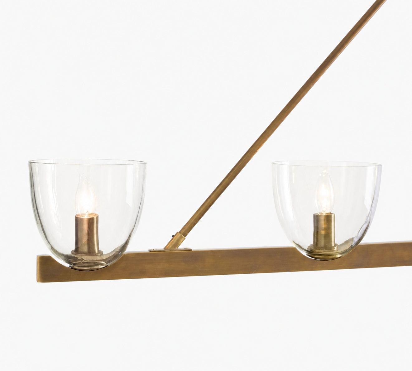 Auria Kronleuchter aus mundgeblasenem Glas und Metall – modernes Messingdesign
