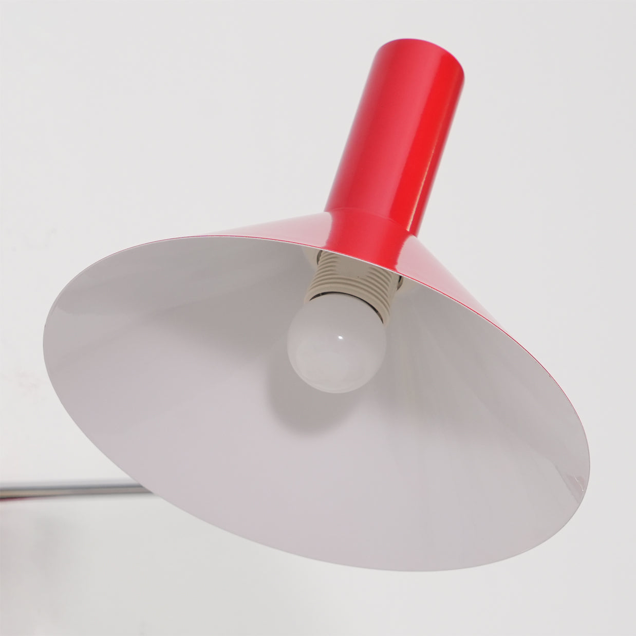 Moderne Bauhaus Schwenkbare Wandleuchte für Esstisch mit Kabel und Stecker