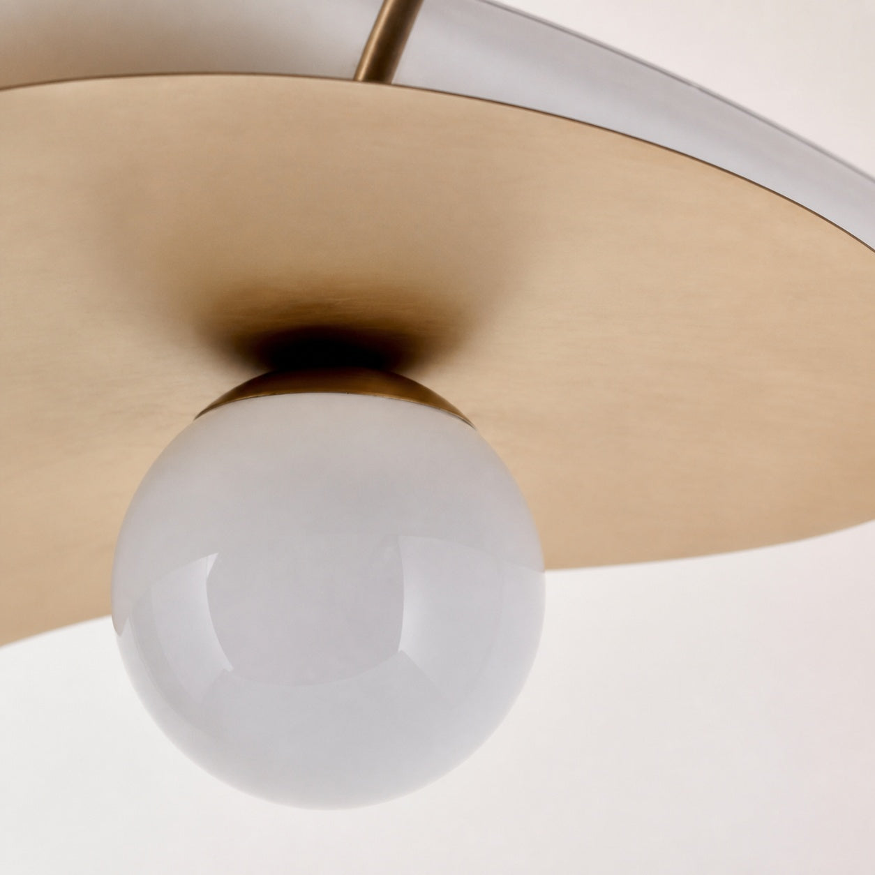 Tynora Pendelleuchte – Modern mit Metallic-Oberflächen und Glas