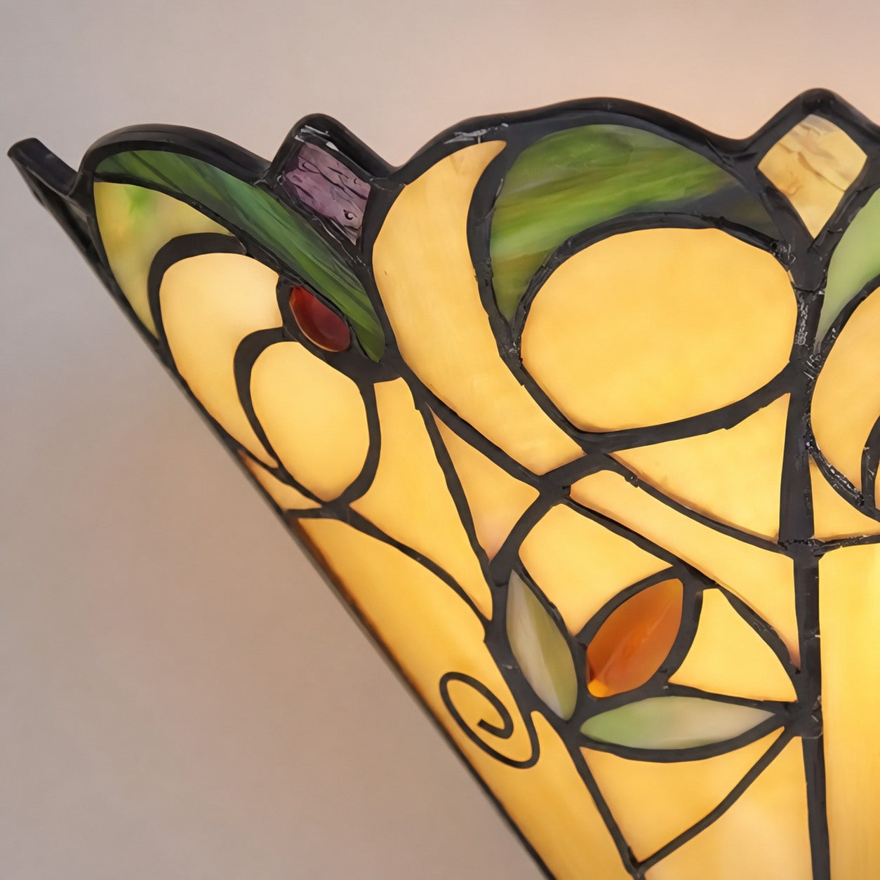 TF Jamelia Art Nouveau Wandleuchte mit abgeschrägtem Glasschirm – Metall-Glas-Leuchte für Flur oder Schlafzimmer