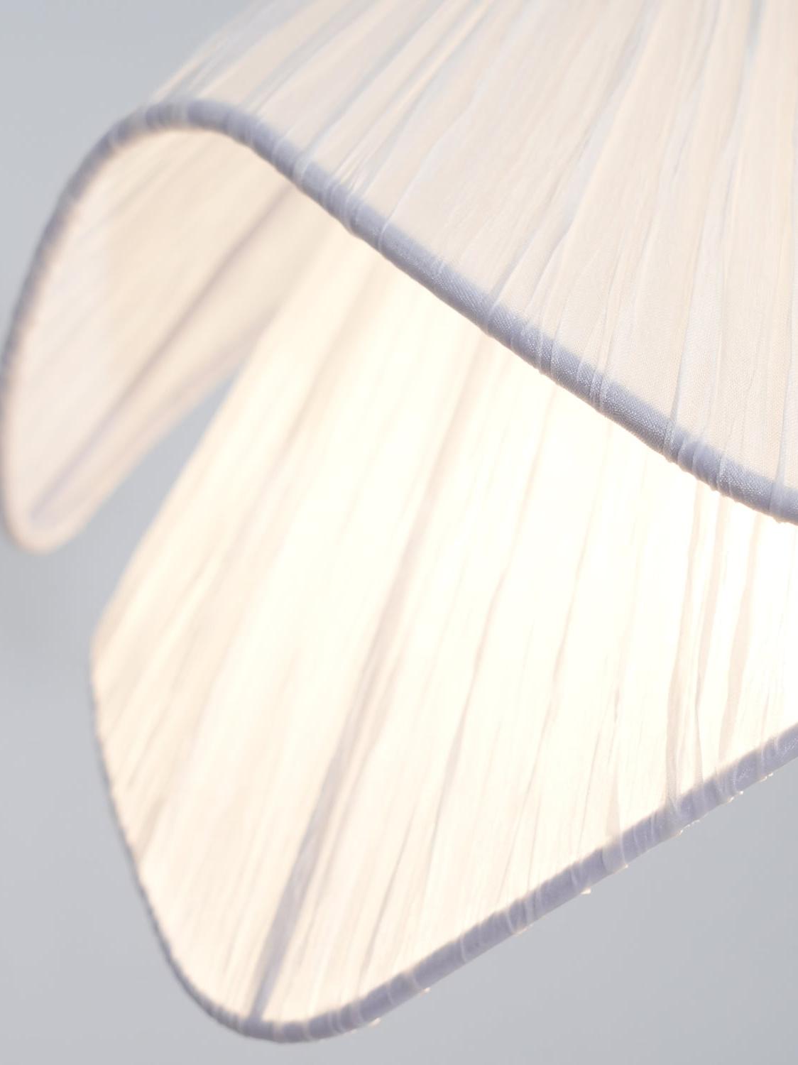 Doppellagige Pendelleuchte aus Quallenstoff