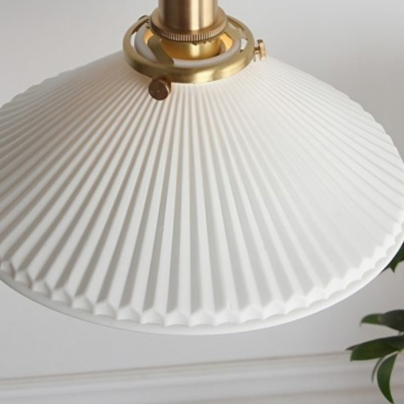 Cerelle Plissierte Keramik-Wandleuchte – Skulpturale Wandleuchte mit geripptem Design für Schlafzimmer oder Flur N30