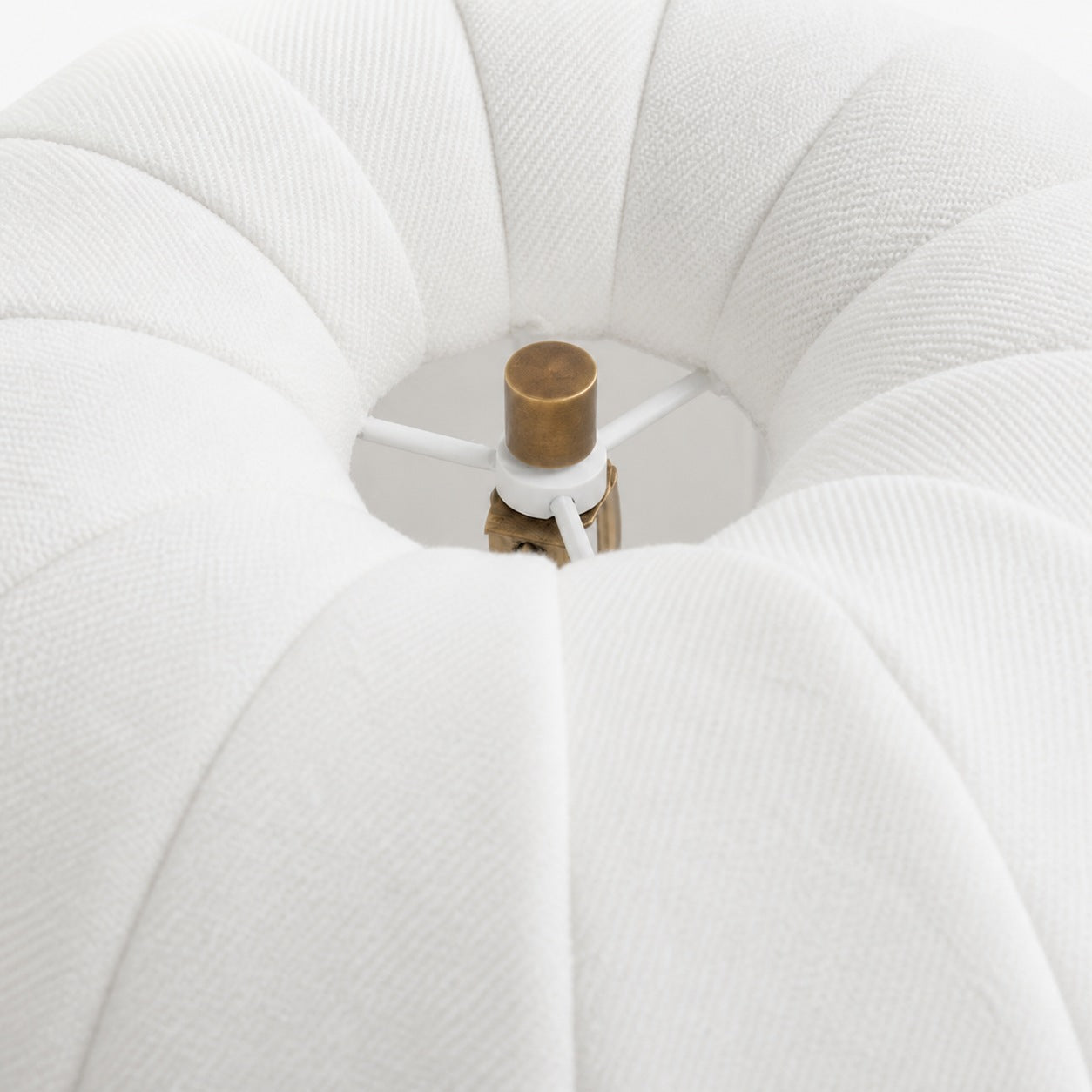 Vellaro Elegant Brass Table Lamp with Fabric Shade – Bedside Light for Contemporary Bedroom