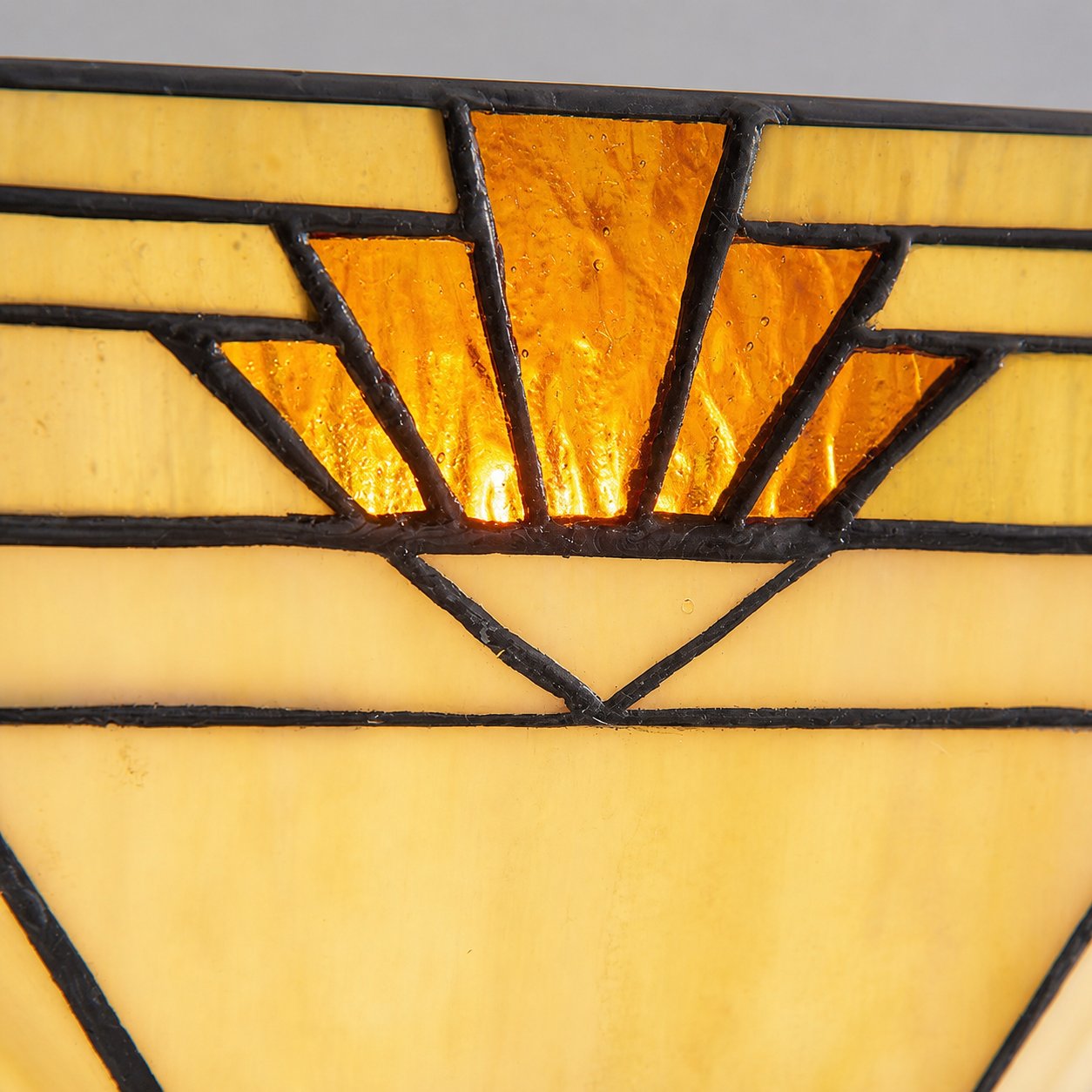 TF Nevada Ziggurat Wandleuchte – Art-Deco-Wandleuchte aus Buntglas für Flure und Wohnzimmer