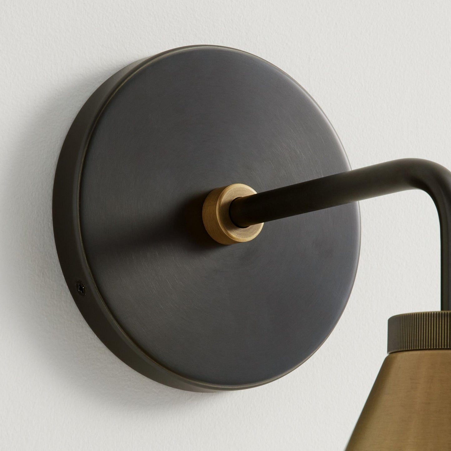 Retro-Wandleuchte aus Metall im Kegeldesign mit klassischem Design