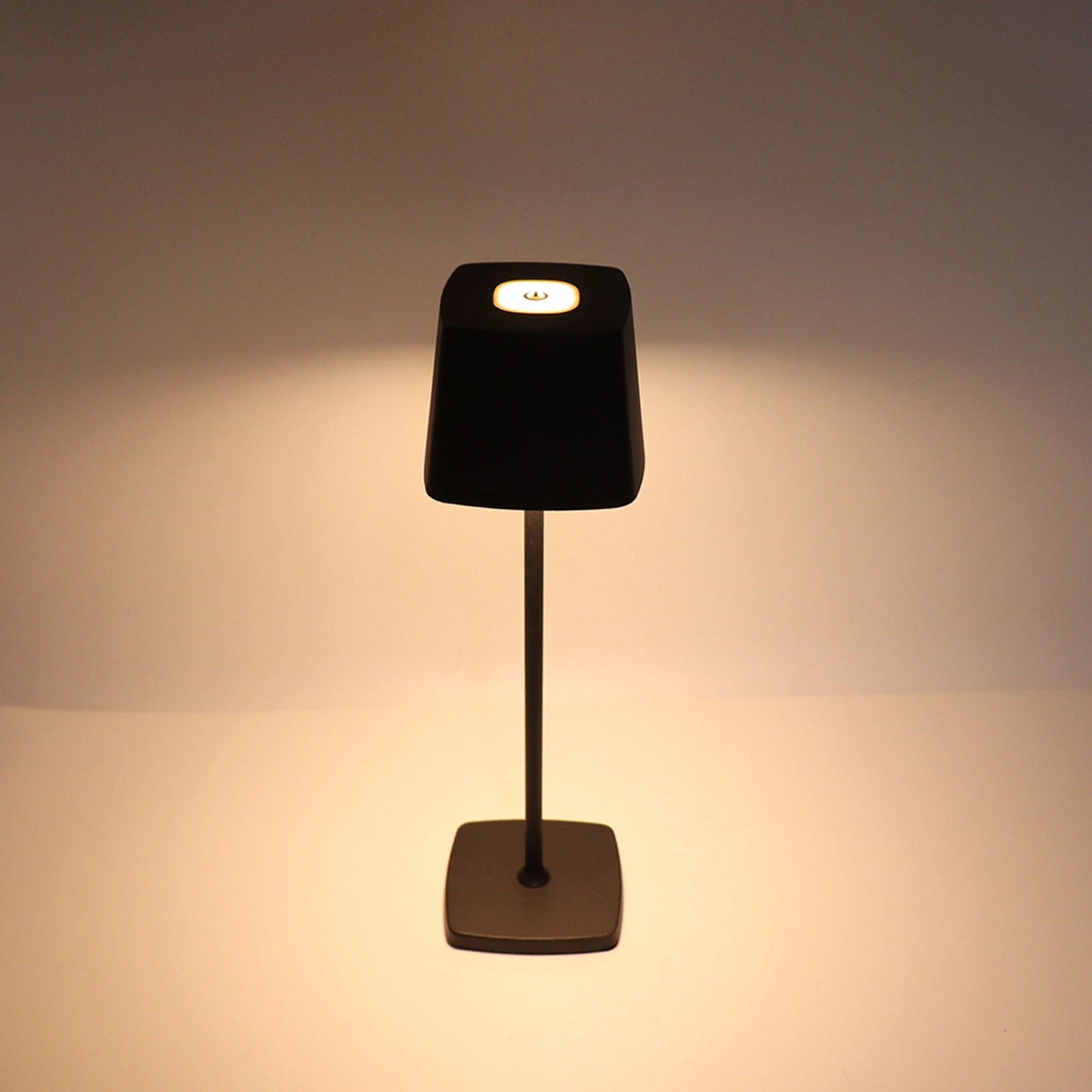 Scandinavian Cordless Touch Led Table Light For Restaurant