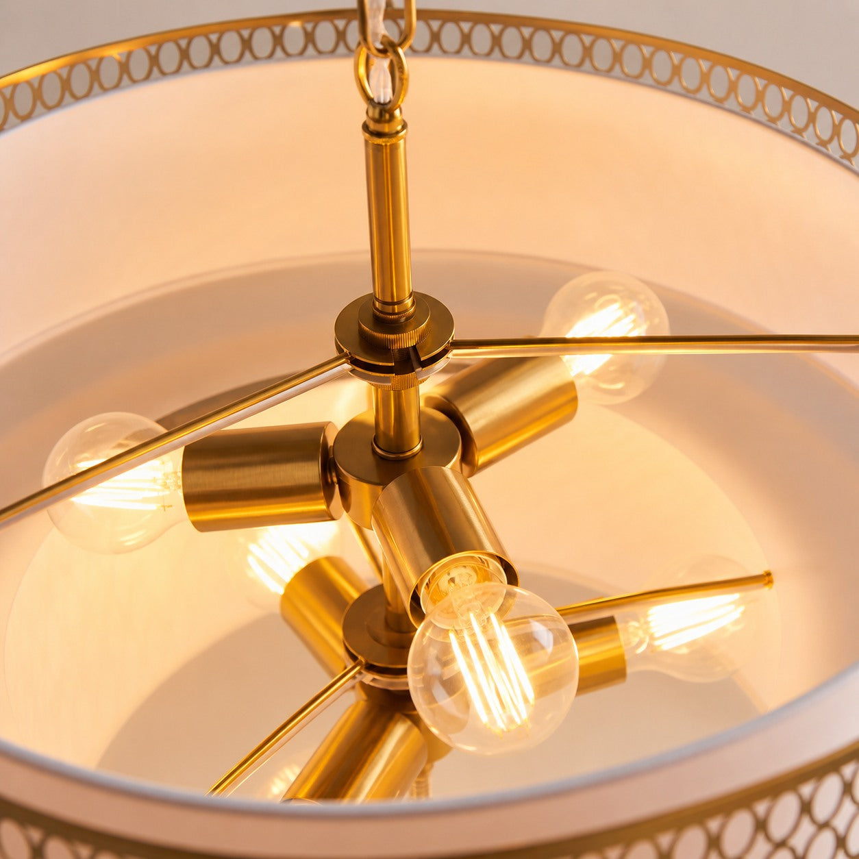 Liorin Geometrische Pendelleuchte – Moderne Pendelleuchte mit filigranem Metall- und Stoffschirm für den Innenbereich