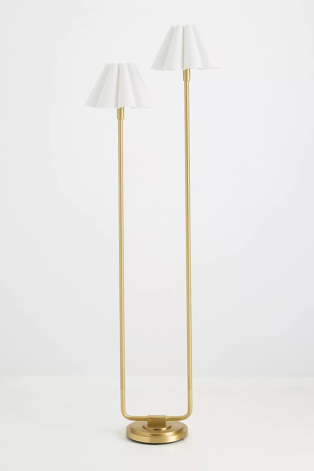 Capirise Gold Scalloped Shade Floor Lamp - Contemporary Metal Lighting for Bedroom