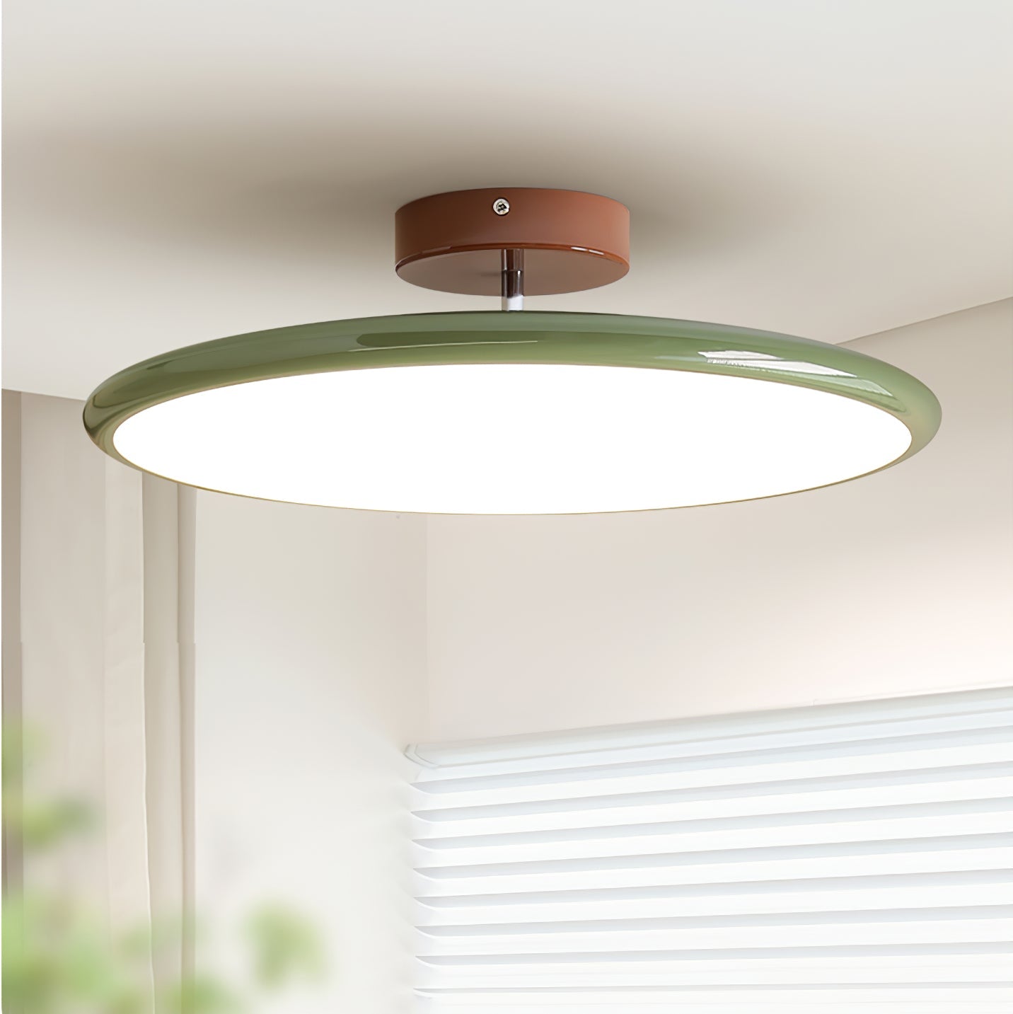 Anpassbare Deckenleuchte mit warmem Licht, Metall-Acryl-Finish