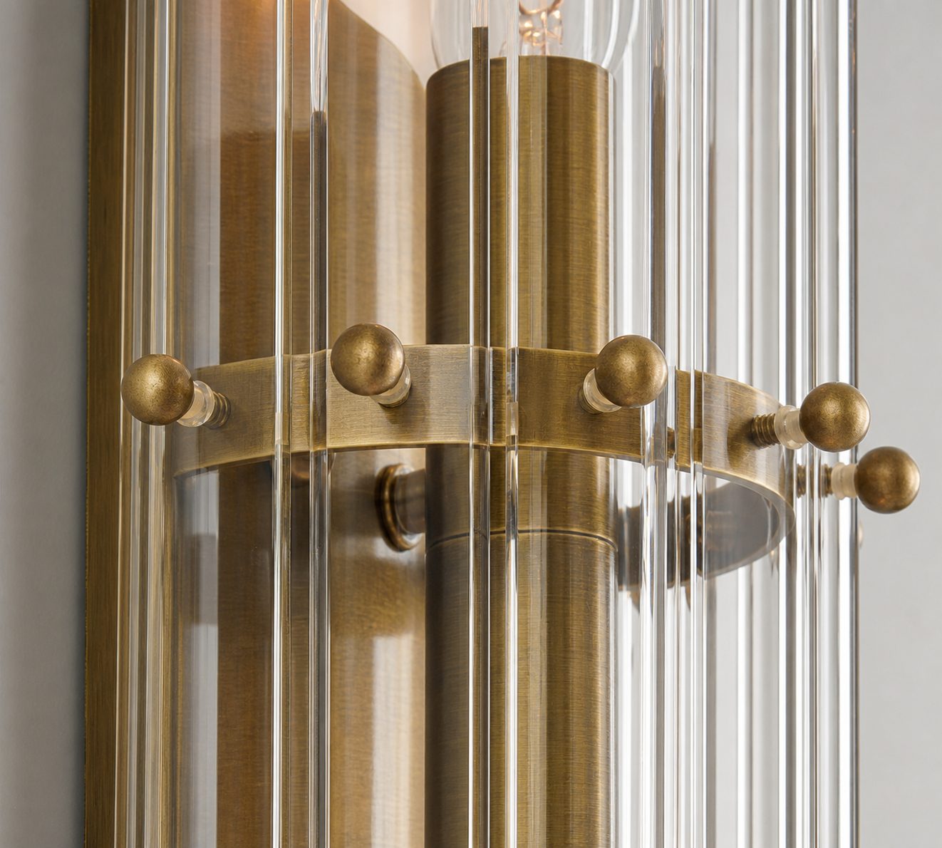 Lumora Kristall-Wandleuchte – Elegante Beleuchtung für Flur &amp; Schlafzimmer
