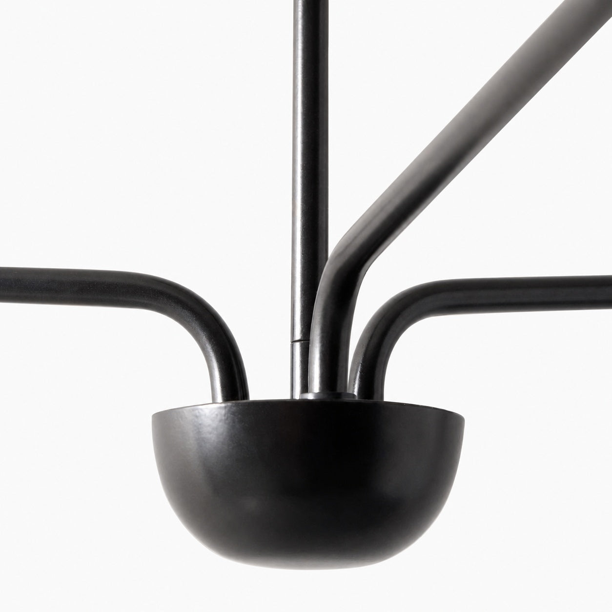 Kronleuchter aus Lutal-Bronze – Modernes Design mit monochromer Oberfläche