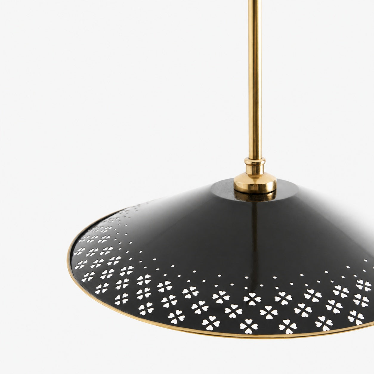 Auriglow Kleeblatt Cutout Pendelleuchte – Moderne Emaille-Messing Hängelampe für Esszimmer, Küche oder Flur
