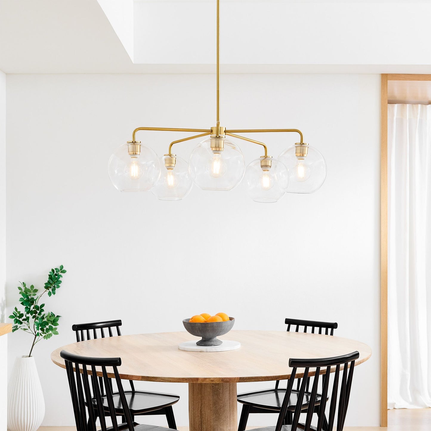 Selvion Elegant 5-Light Globe Chandelier – Modern Glass Pendant Lighting Fixture