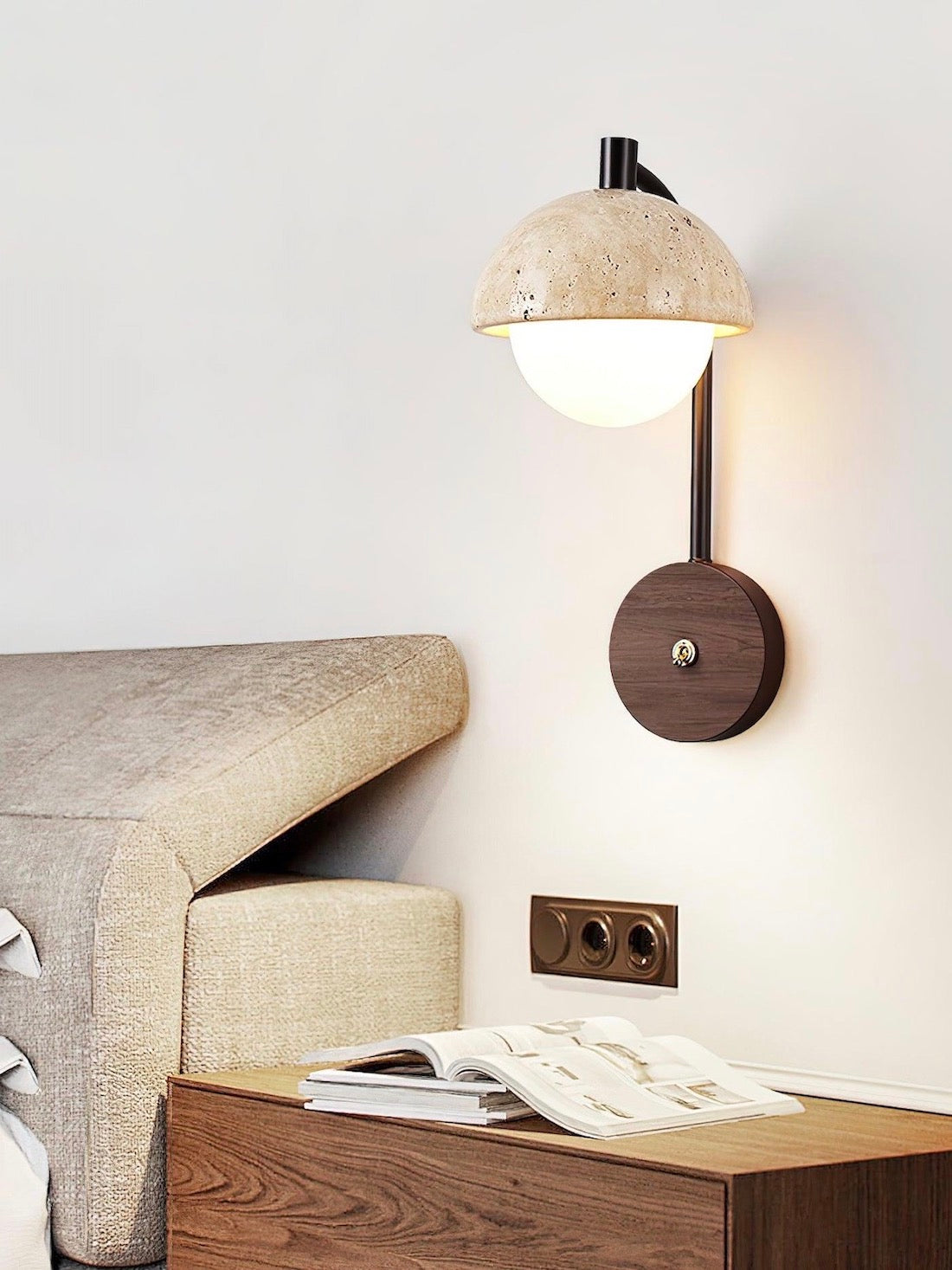 Wandleuchte aus Travertin im Wabi Sabi Stil mit Halbkugel Design für Wohnzimmer und Schlafzimmer