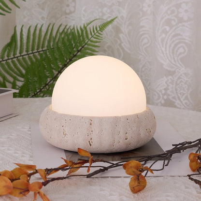 Halbrunde Tischlampe aus Travertin im cremefarbenen Stil