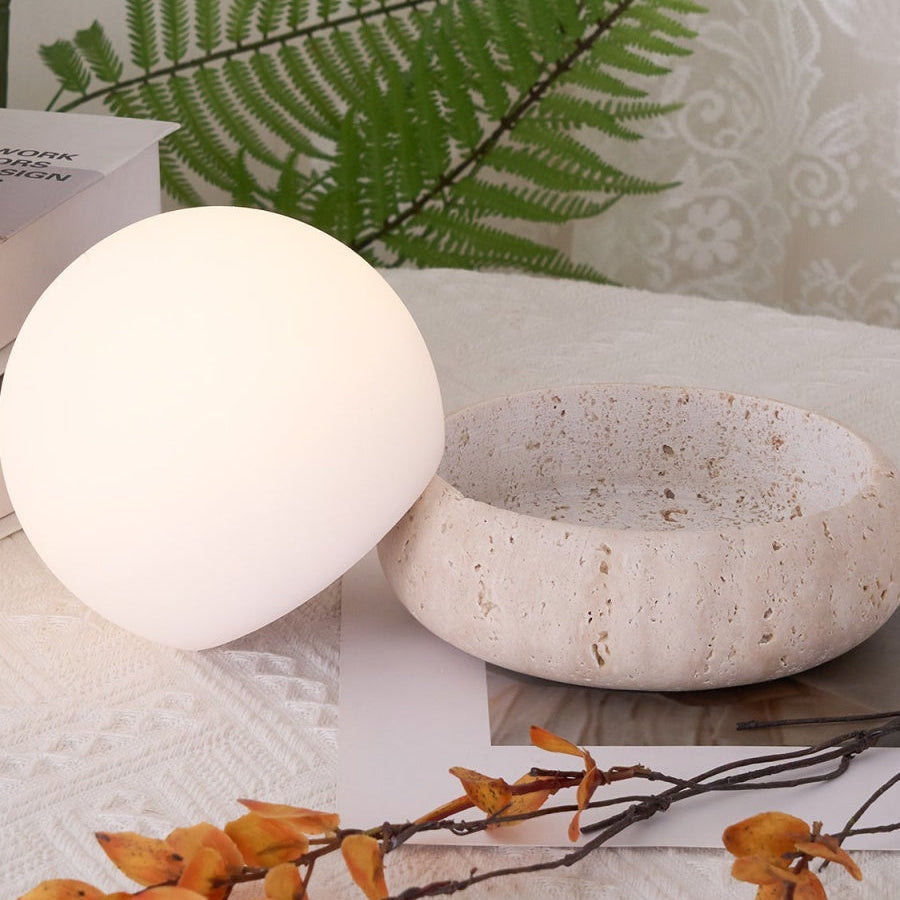 Halbrunde Tischlampe aus Travertin im cremefarbenen Stil