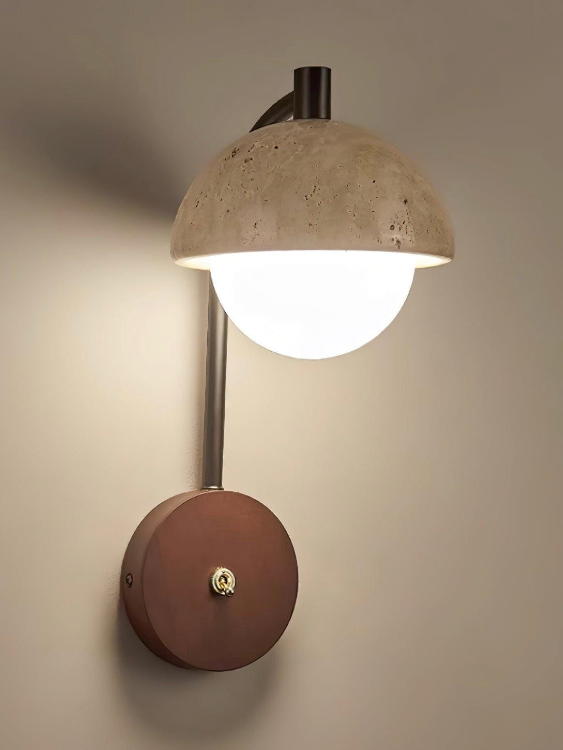 Wandleuchte aus Travertin im Wabi Sabi Stil mit Halbkugel Design für Wohnzimmer und Schlafzimmer