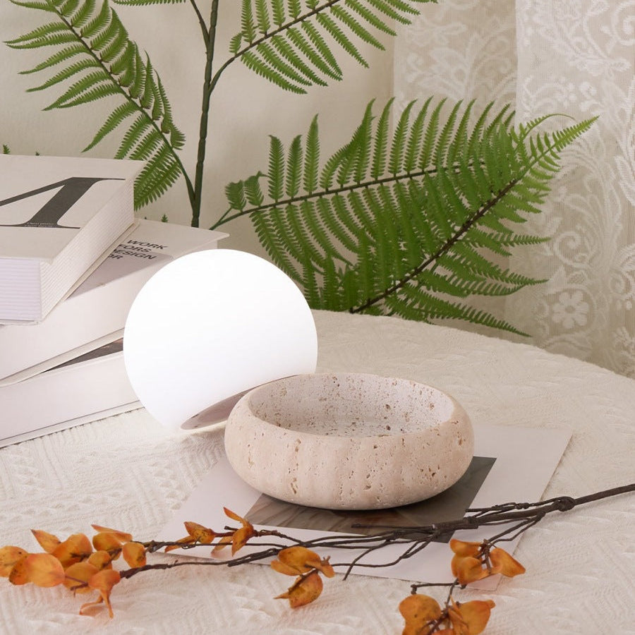 Halbrunde Tischlampe aus Travertin im cremefarbenen Stil