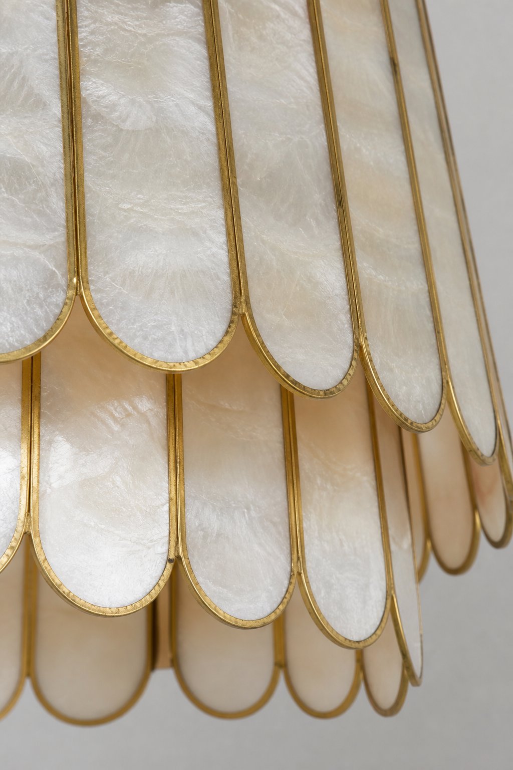 Lumica Capiz Facetten-Pendelleuchte – Elegantes natürliches Muscheldesign