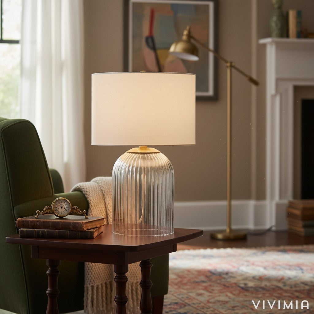 Bravira Strukturierte Glas Tischlampe mit klarer Leinen Schirm in zeitgemäßem Design für Wohnzimmer oder Homeoffice