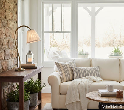 Luvora Eisen Tischlampe mit strukturiertem Plisseeschirm im Vintage Look für Wohn und Arbeitsbereiche