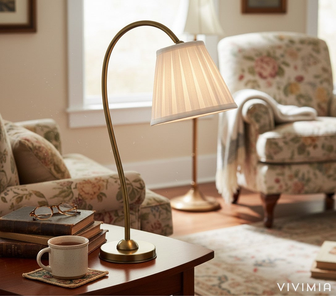 Luvora Eisen Tischlampe mit strukturiertem Plisseeschirm im Vintage Look für Wohn und Arbeitsbereiche