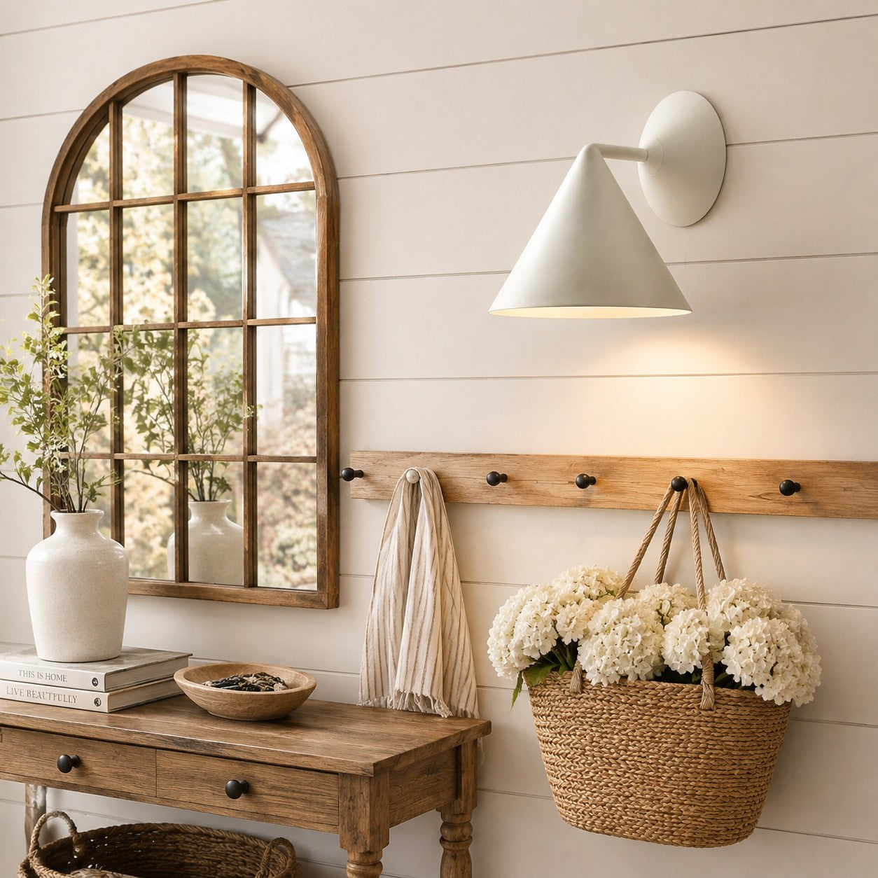 Brivana Wandleuchte – Moderne Metall-Wandlampe für Schlafzimmer & Flur