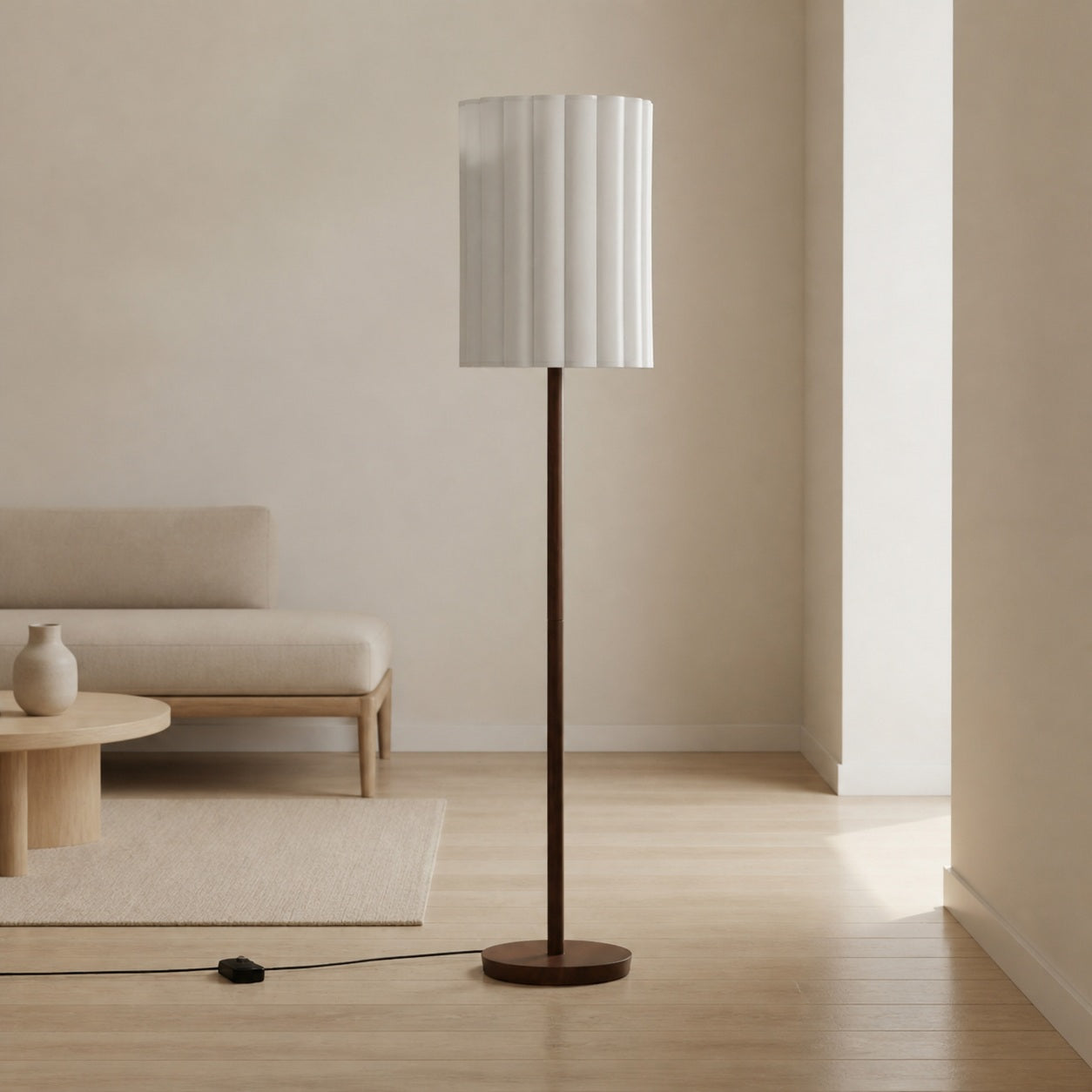 Linbron Stehlampe aus Walnussholz mit geriffeltem Leinenschirm – Moderne, natürliche Wohndekoration