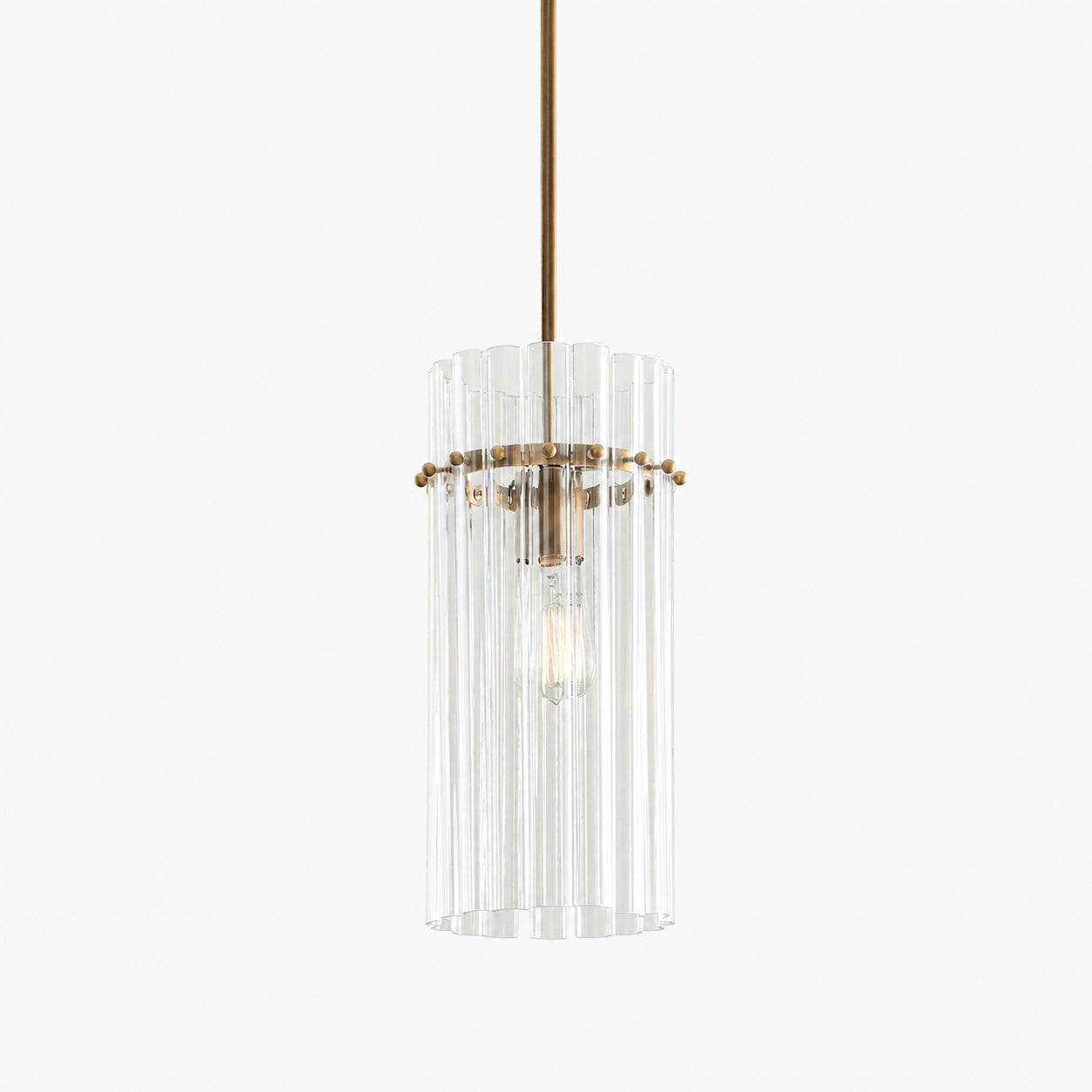 Lumora Kristall-Pendelleuchte – Elegantes Trommelmessing und geschliffenes Glas