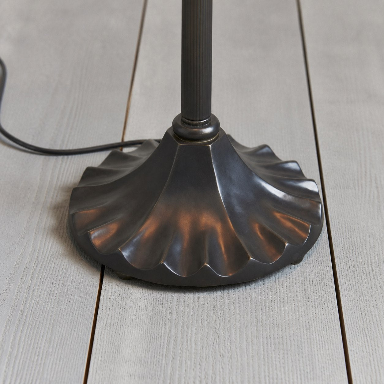 TF Jamelia Stehlampe aus Buntglas – Dekorative Stehlampe mit juwelenfarbenem Mosaikschirm und Metallsäule, ideal für Leseecken