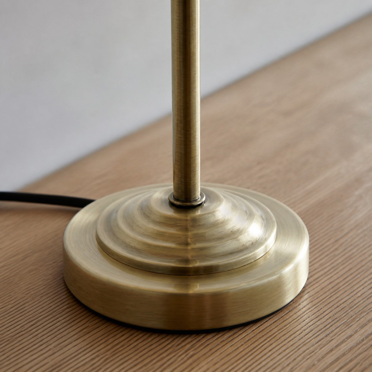 Tela Tischleuchte mit 1 oder 3 Leuchten – Modernes Leinen- und Metalldesign für Nachttisch oder Wohnzimmer