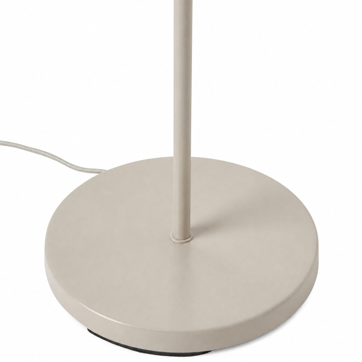 Velura Stehleuchte – Beige Leinenschirm und Metallgestell