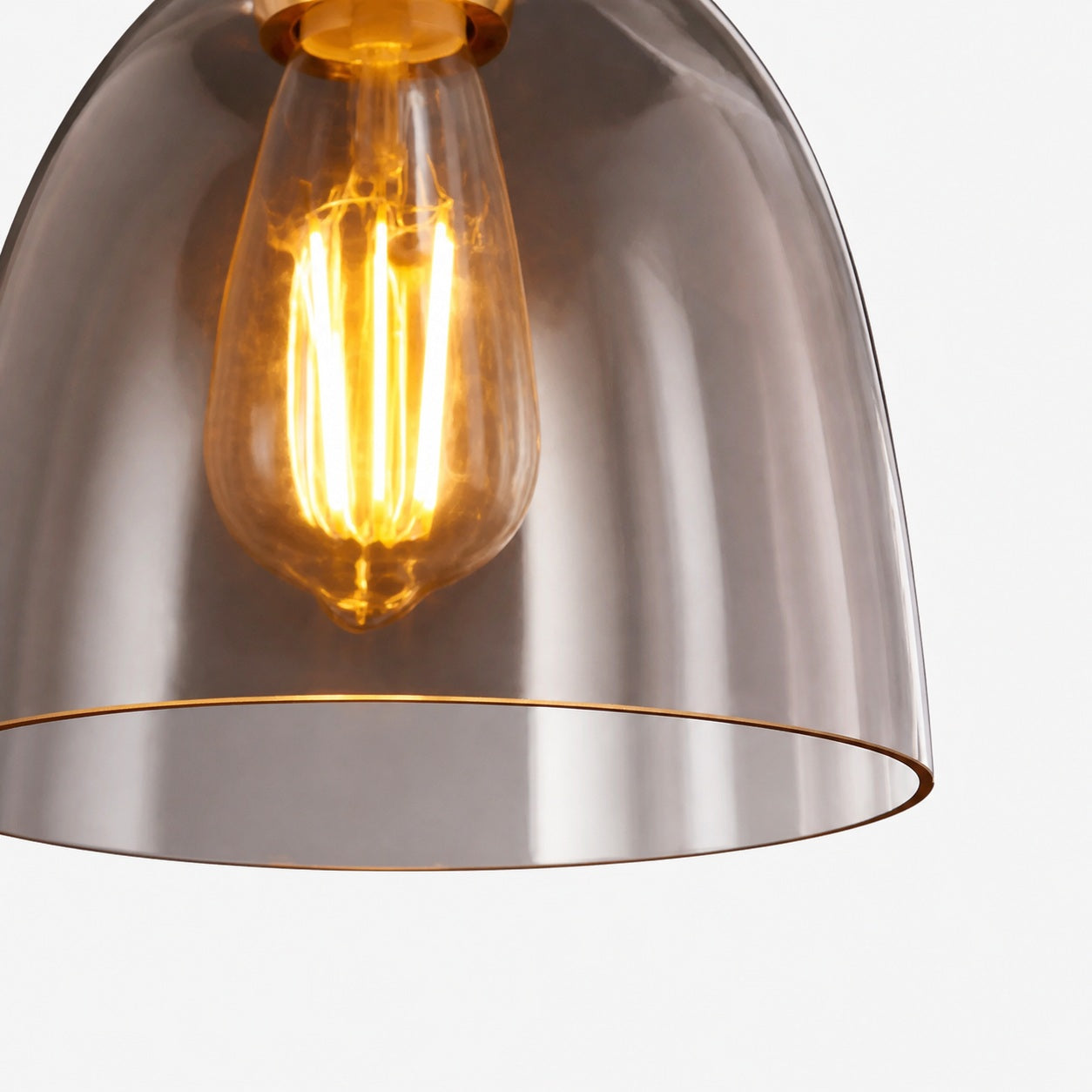 Pendelleuchte aus getöntem Glas von Readium – minimalistischer, verstellbarer Kuppelschirm für Kücheninsel und Esszimmer