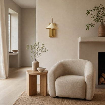 Conique Minimalistische Wandleuchte aus Metall – Skulpturale Bogenleuchte aus Messing für moderne Innenräume