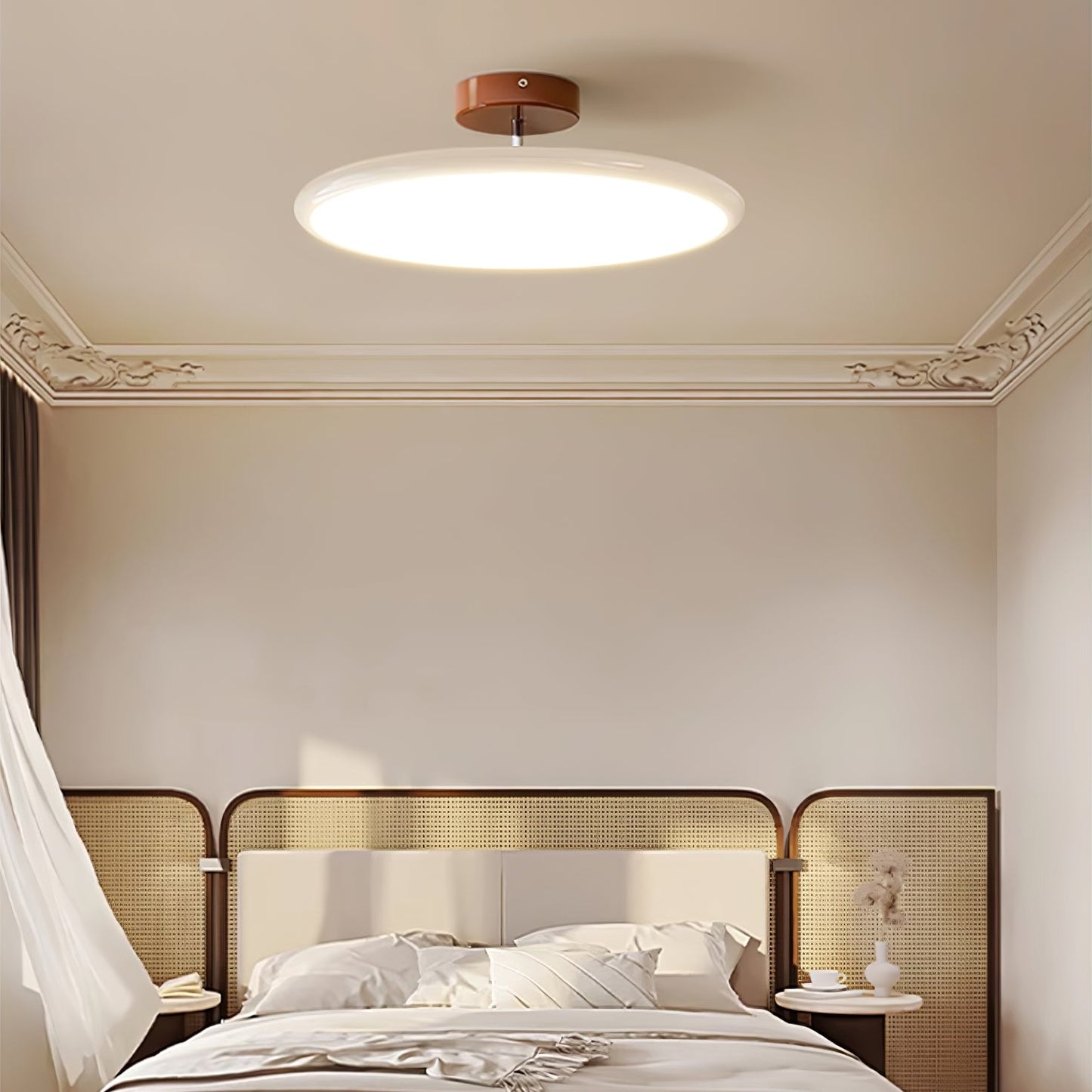 Anpassbare Deckenleuchte mit warmem Licht, Metall-Acryl-Finish