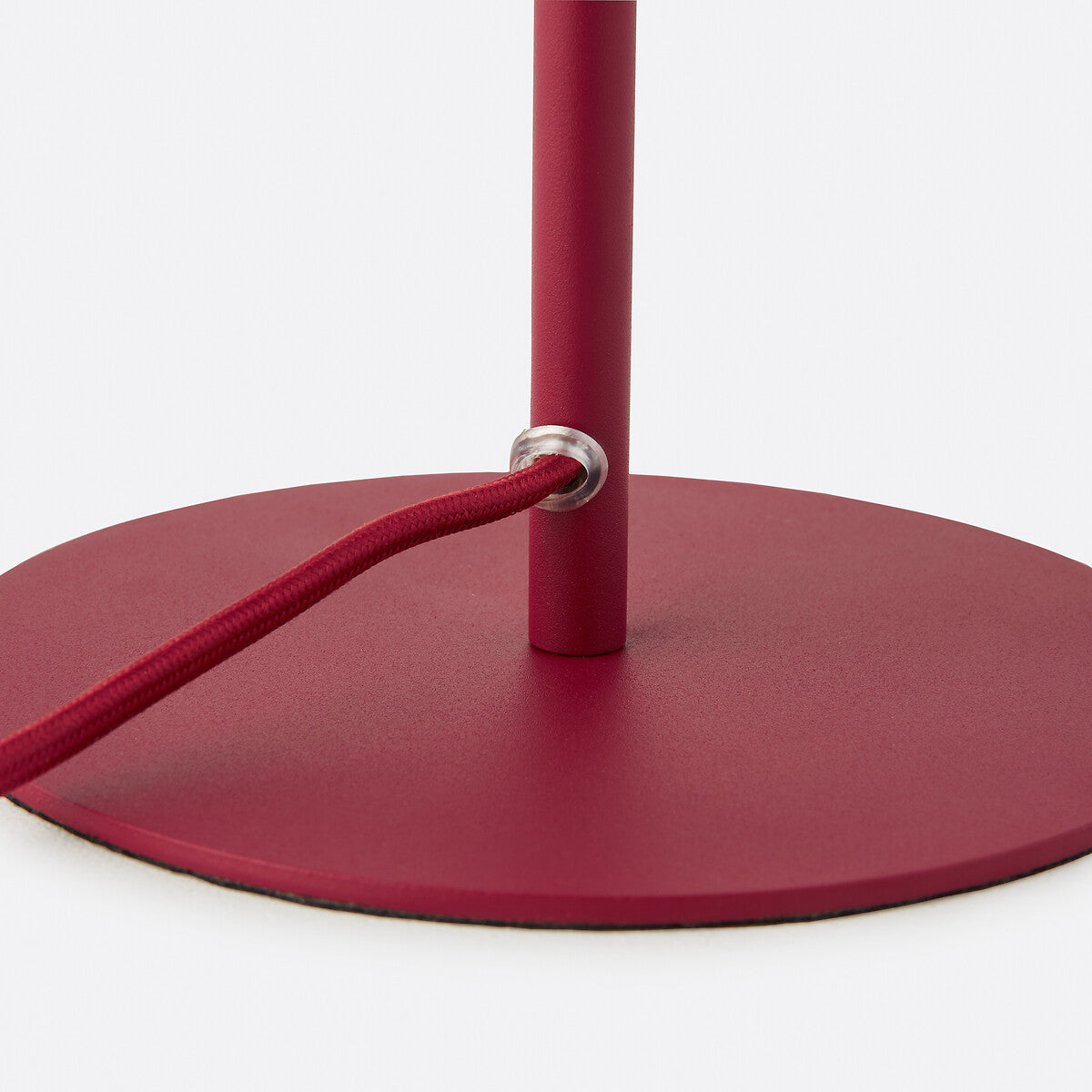 Clinco Colored Metal Table Lamp – Stylish Lighting for Bedrooms and Offices