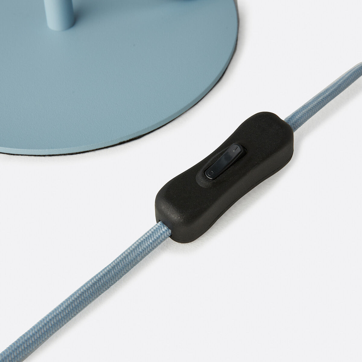 Clinco Colored Metal Table Lamp – Stylish Lighting for Bedrooms and Offices