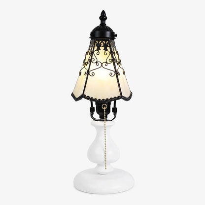 Tiffany-style stained glass table lamp