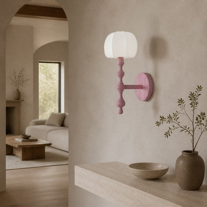 Savara Moderne Wandleuchte mit gebogenem Sockel – Sanfter, diffuser Stoffschirm für Flure und Wohnzimmer