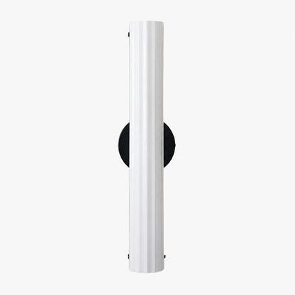 Trenia Stahl-Wandleuchte mit Milchglasschirm – Vertikal geripptes Design