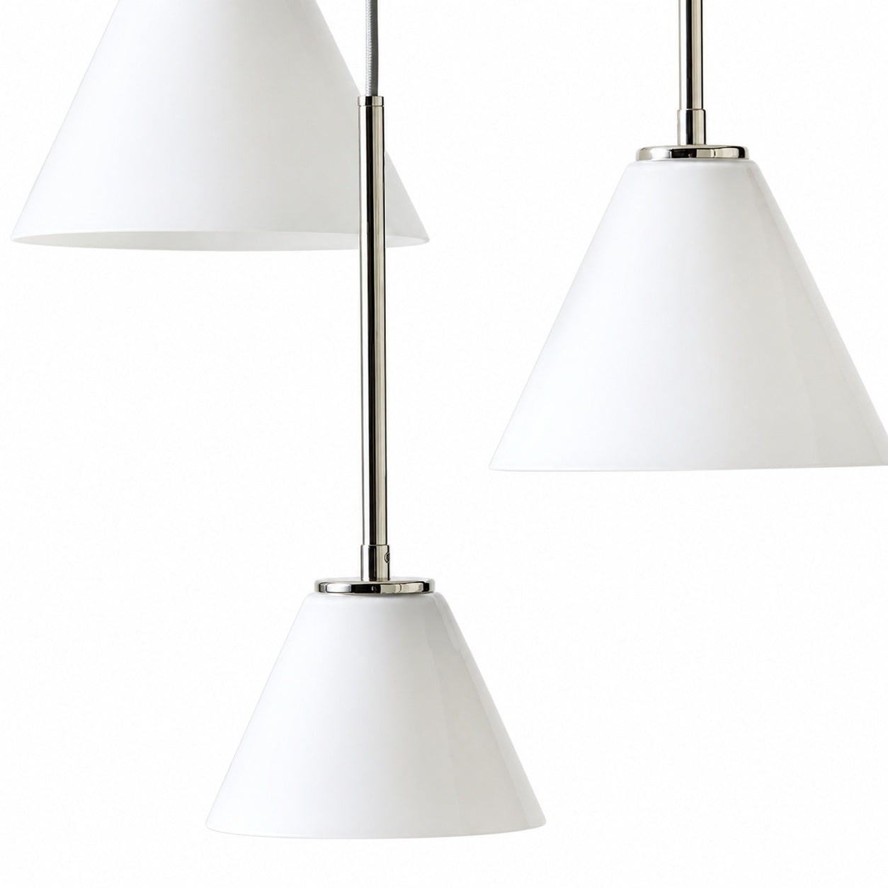 Conica 3-flammiger Kegel-Kronleuchter – Skulpturale Pendelleuchte aus Glas im modernen Stil