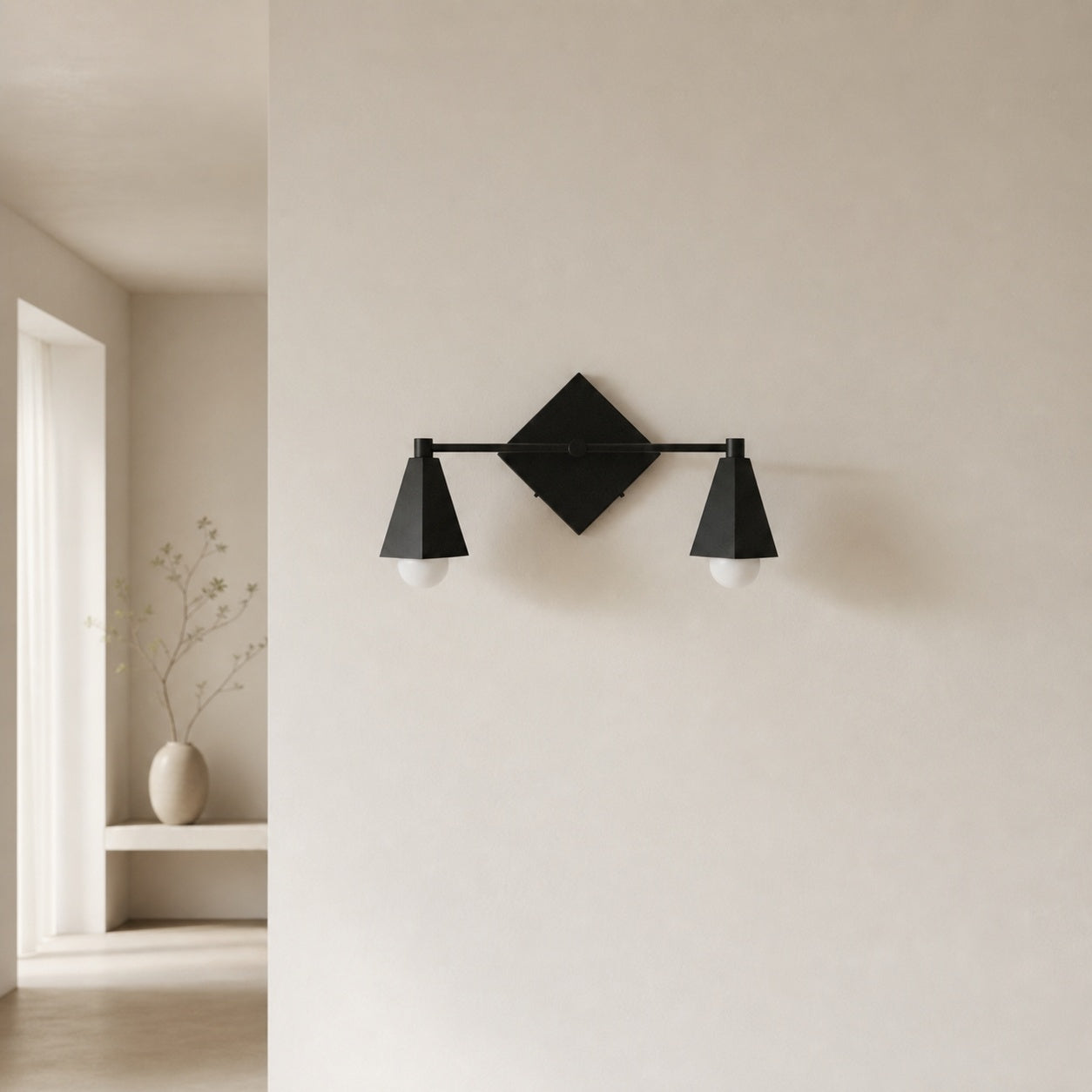 Ornato Luxe Geometrische Schminkleuchte – Art-Deco-Badezimmerbeleuchtung aus massivem Messing