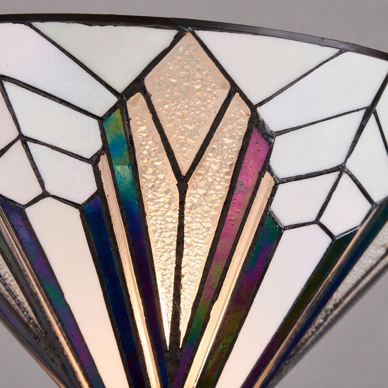 TF Astoria Stehlampe im Tiffany-Stil – Lampenschirm aus strukturiertem Glas für stimmungsvolles Wohn- und Büroambiente